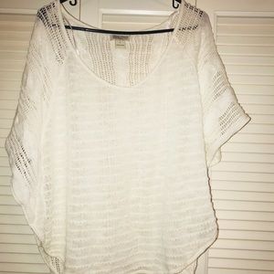 White short sleeve sweater top